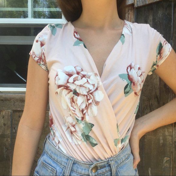 Pink Floral V Neck Bodysuit Size Small - Picture 1 of 11